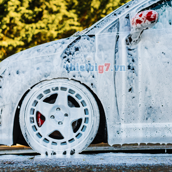 rua-xe-bot-tuyet-co-gay-hai-cho-xe-khong