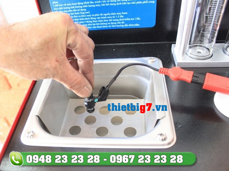 ve-sinh-kim-phun-cho-xe-may-dinh-ky