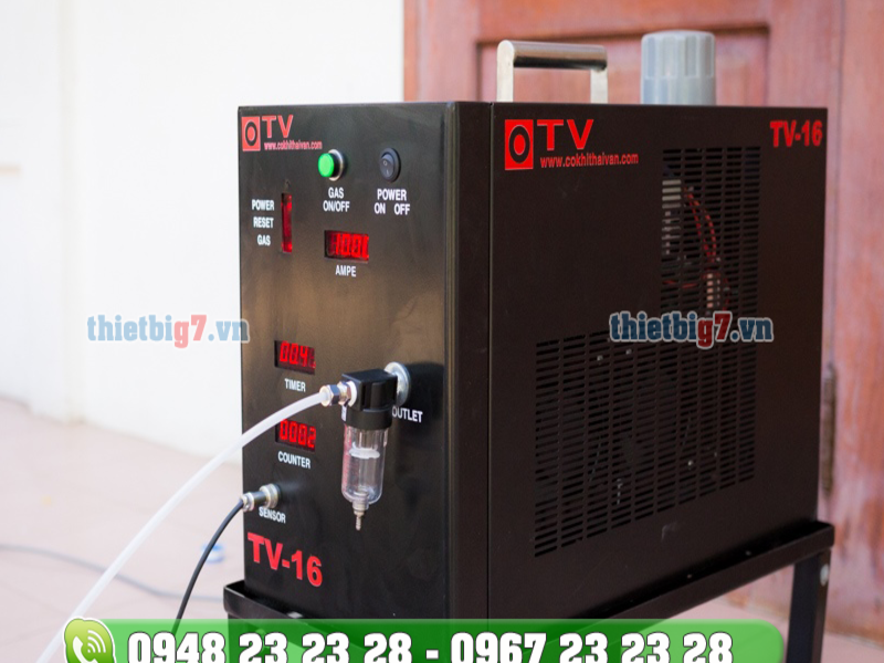 lam-sach-buong-dot-xe