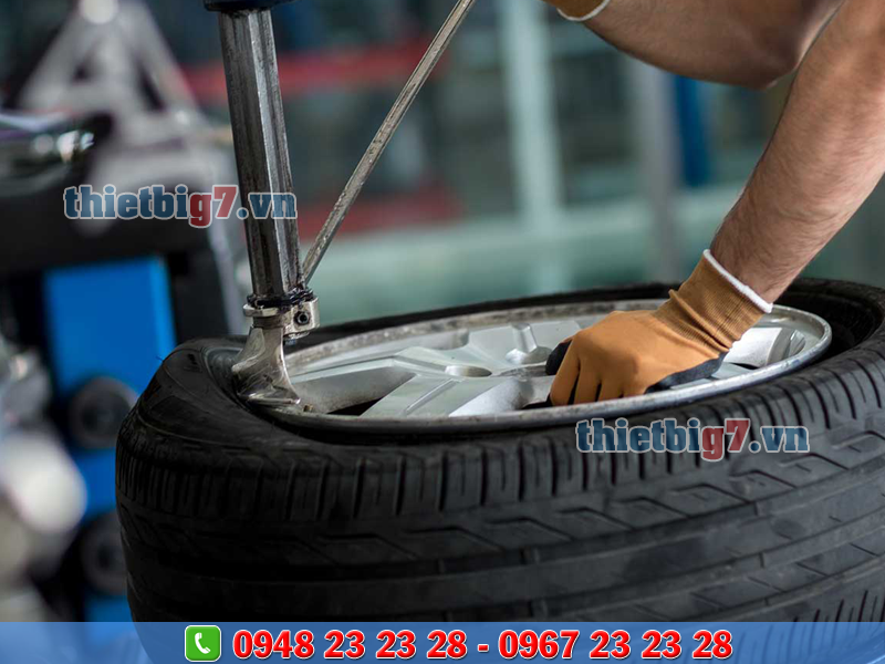 sửa chữa lốp xe ô tô