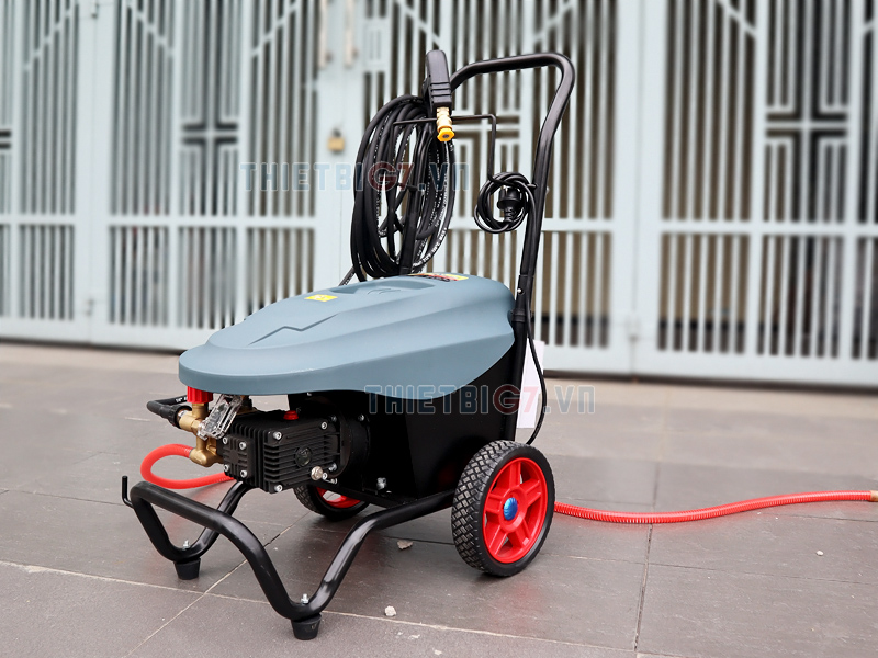 Máy rửa xe KARO HB260 được thiết kế linh hoạt