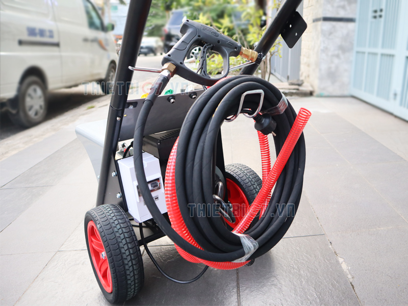 Máy rửa xe cao áp KARO 2.5Kw