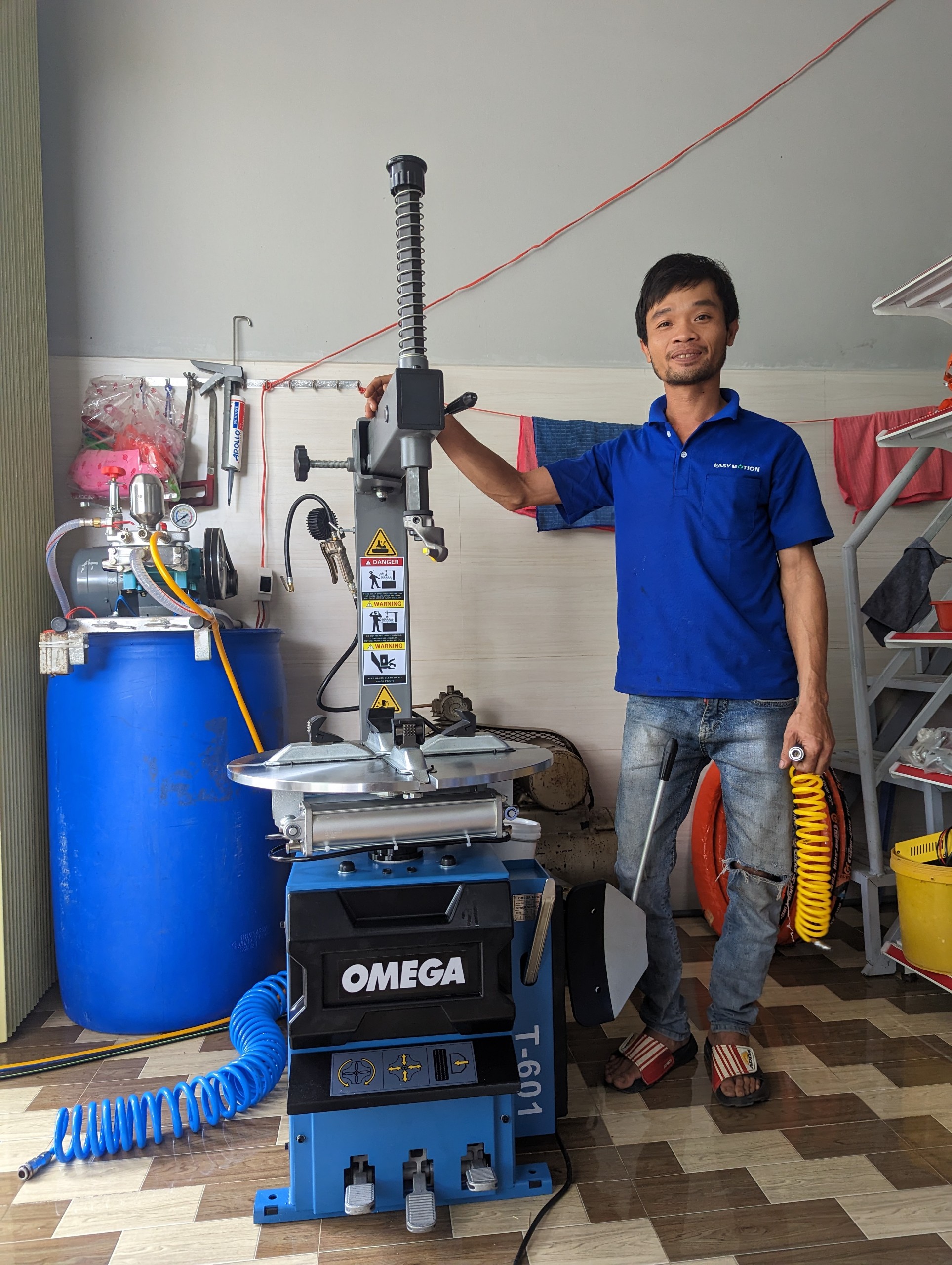 khach-hang-tin-dung-mua-may-thao-vo-omega