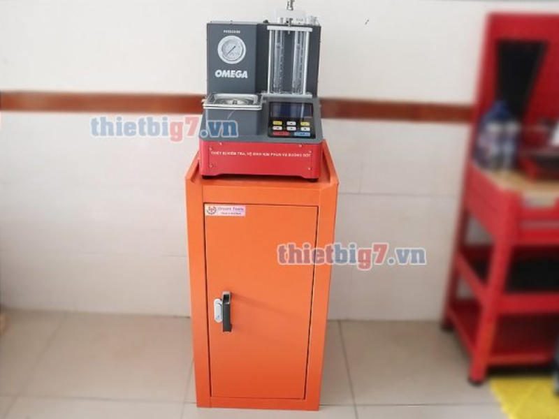 may-ve-sinh-kim-phun-co-tu-di-kem