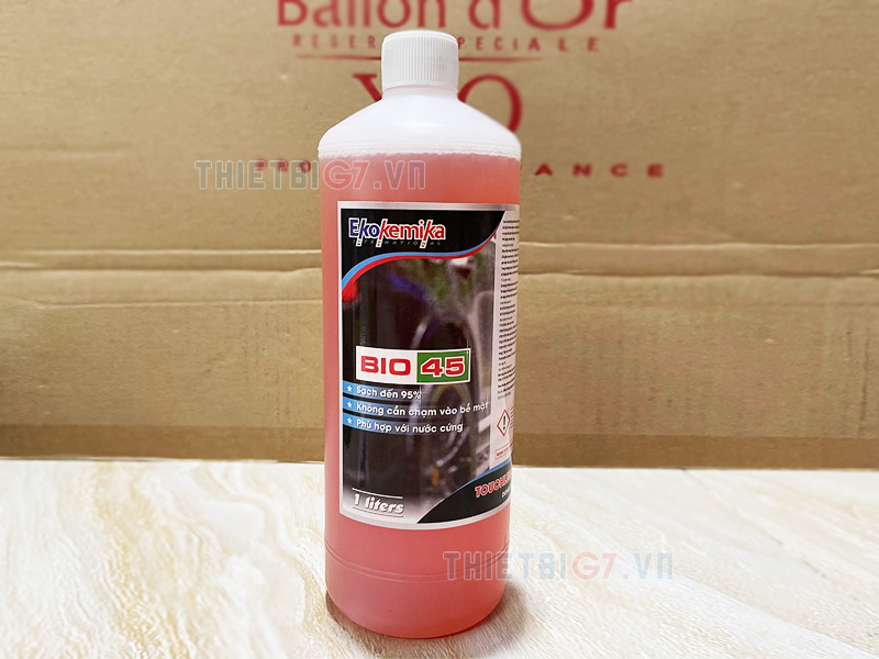 Hình thực tế chai dung dịch rửa xe không chạm BIO45