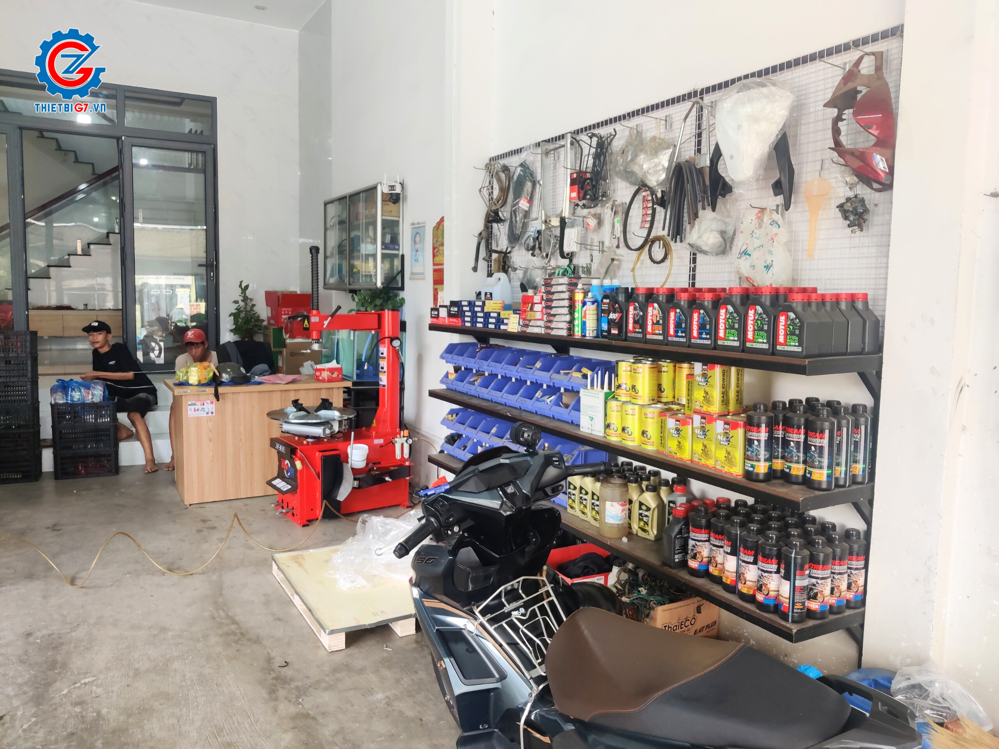 tiem-sua-xe-chon-may-thao-vo-nao (2)