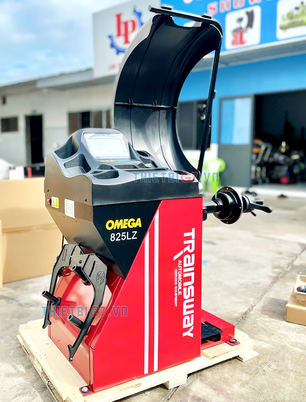 may-can-bang-banh-xe-omega-825lz_2